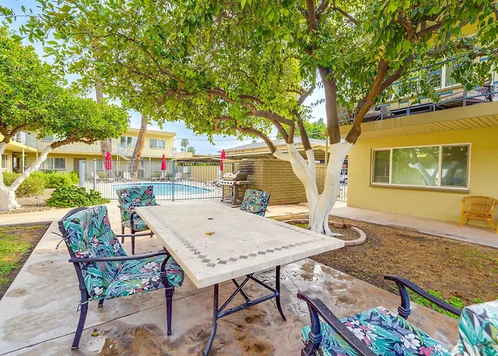 Holiday home Walk To Old Town: Chic W/ Pool! *
